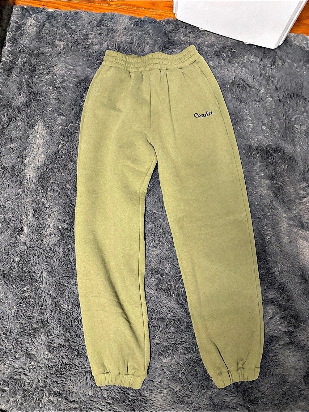 Comfrt Signature Sweatpants Jogger Pants in Green Medium